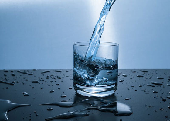 تاثیر نوشیدن آب بر کاهش وزن