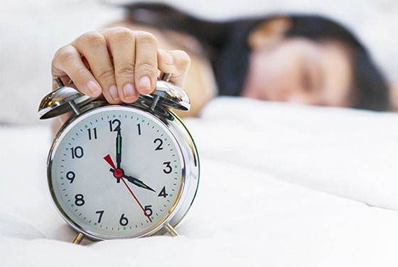 انسان واقعا به چند ساعت خواب نیاز دارد؟ 